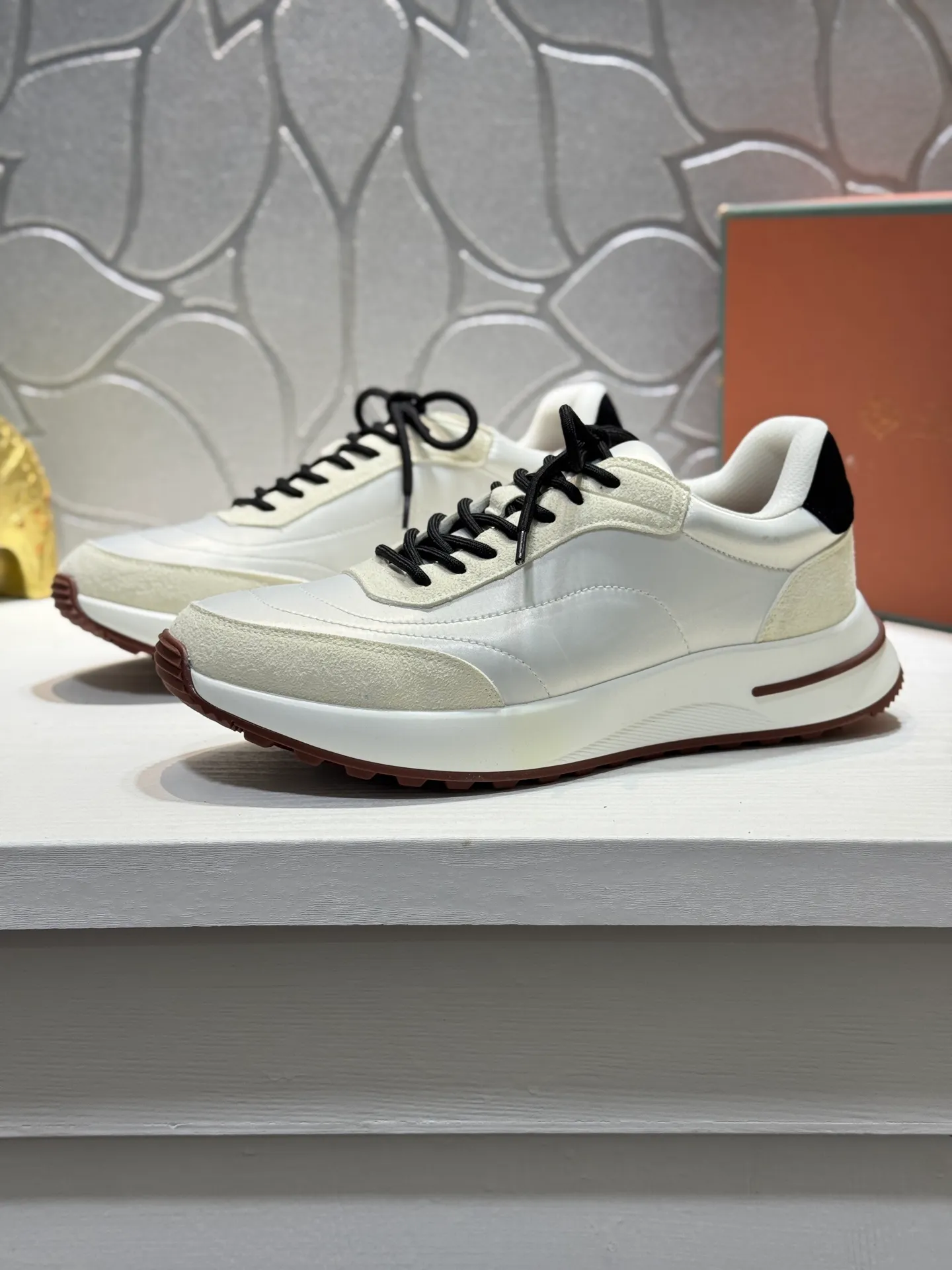Men's men's shoes 💰440 [New style] 🪳🪳loro piana/LP material: The upper is made of umbrella cloth for routing. Anti-velvet fabric is wrapped on the front and back to ensure stability. The rear is equipped with a cushion to improve wearing comfort. Breathable mesh shoes. Stretch cloth lining𥚃. Latex mesh insole. TPU outsole. Code number: 38-44 (45 customized